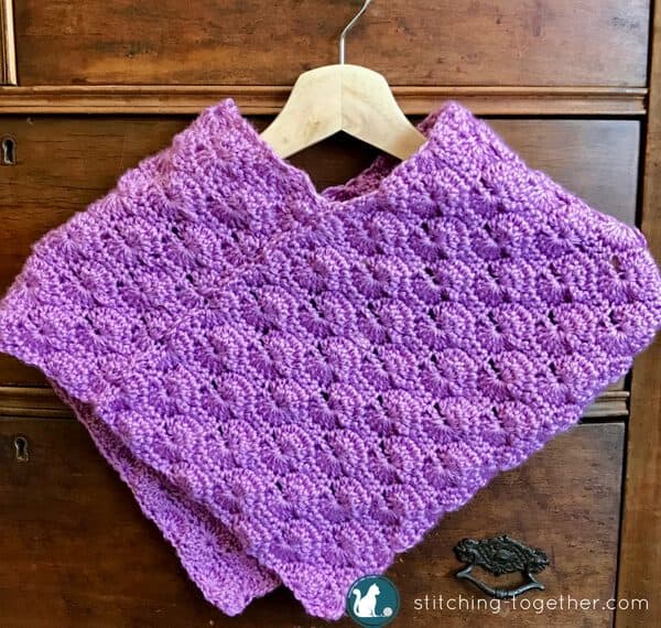 Make this adorable toddler poncho with this free crochet pattern! Perfect for the tiny toddler in your life. Pattern calls for caron simply soft yarn.