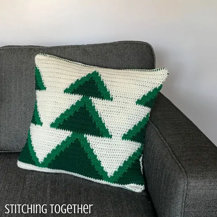 Crochet christmas tree pillow pattern with green trees
