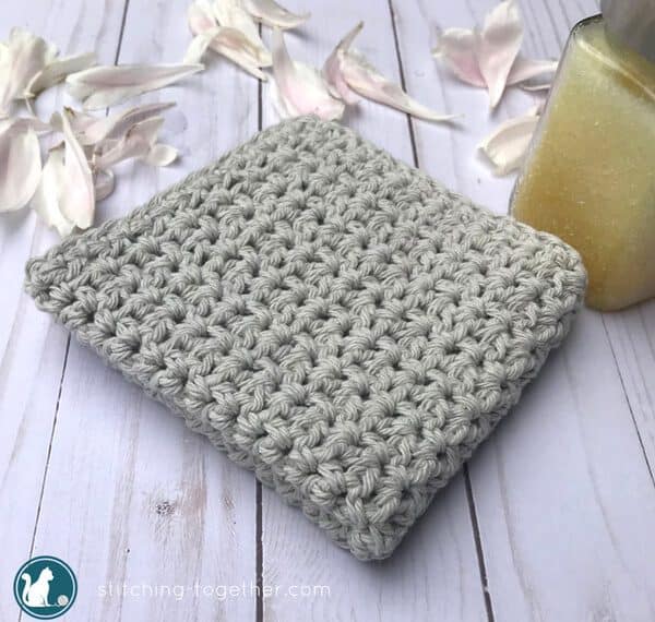 Are you ready for a day at the spa? Use this easy crochet washcloth pattern to make a spa-worthy washcloth and get ready to relax and rejuvenate! This easy crochet washcloth would also be a lovely housewarming gift or a wedding gift.