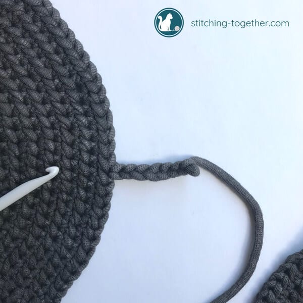 crochet chain from first side of crochet circle bag