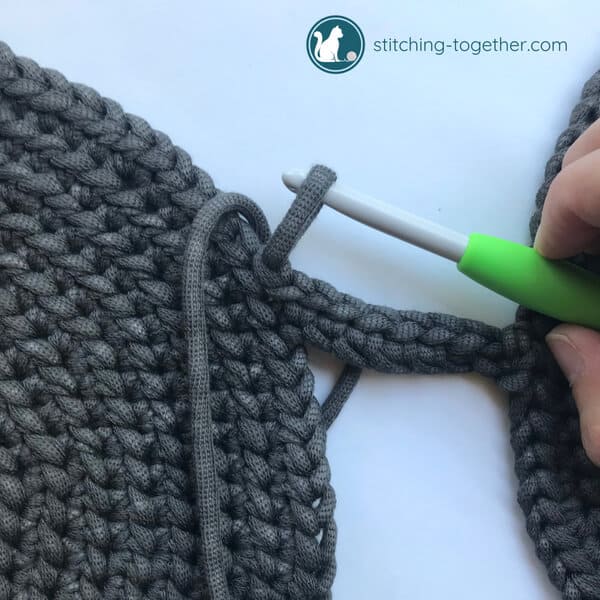 bernat outdoor maker sides of crochet circle bag