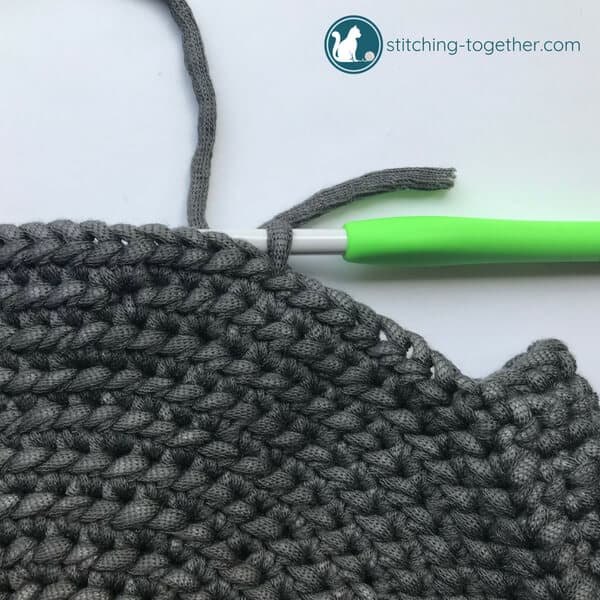 starting crochet circle bag handles