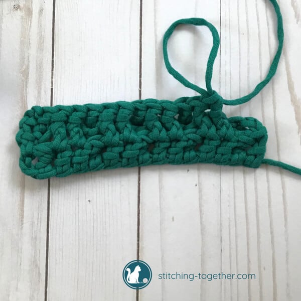 crochet tutorial for waffle stitch End of row 3