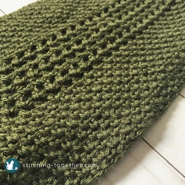 Green Crochet scarf close up