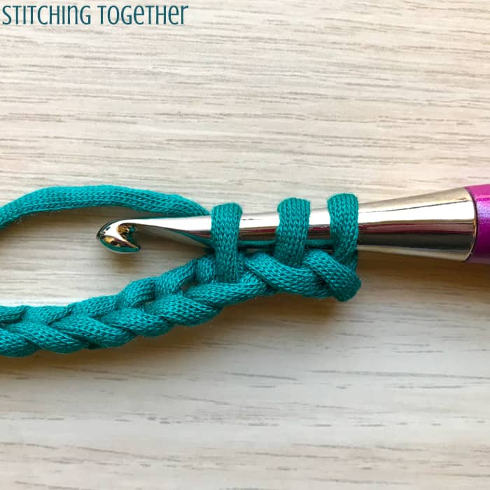 step 3 of petit pois crochet stitch