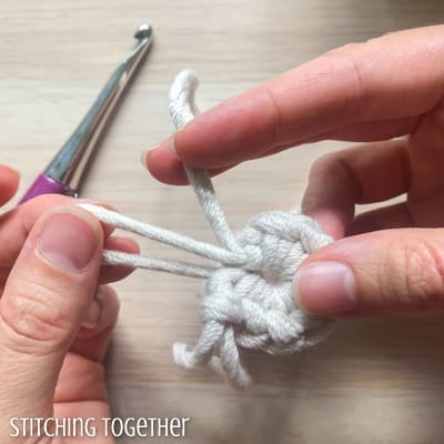 pulling magic circle crochet closed