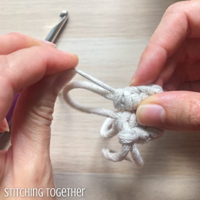 pulling magic ring crochet closed