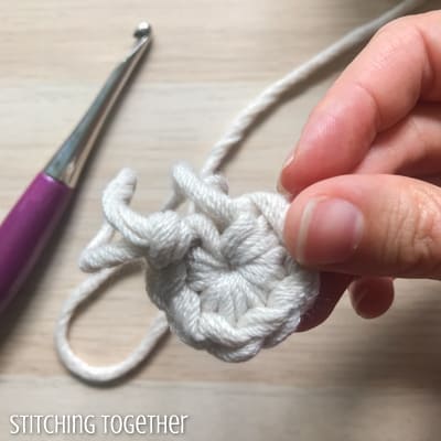 closed crochet magic ring