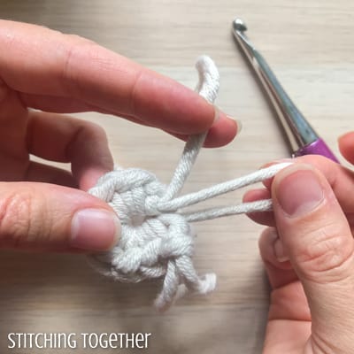 pulling magic circle crochet closed