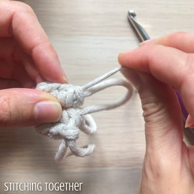pulling magic ring crochet closed