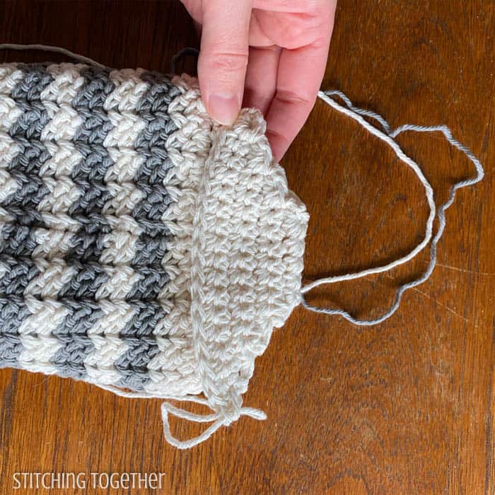 folding the heel of a stocking
