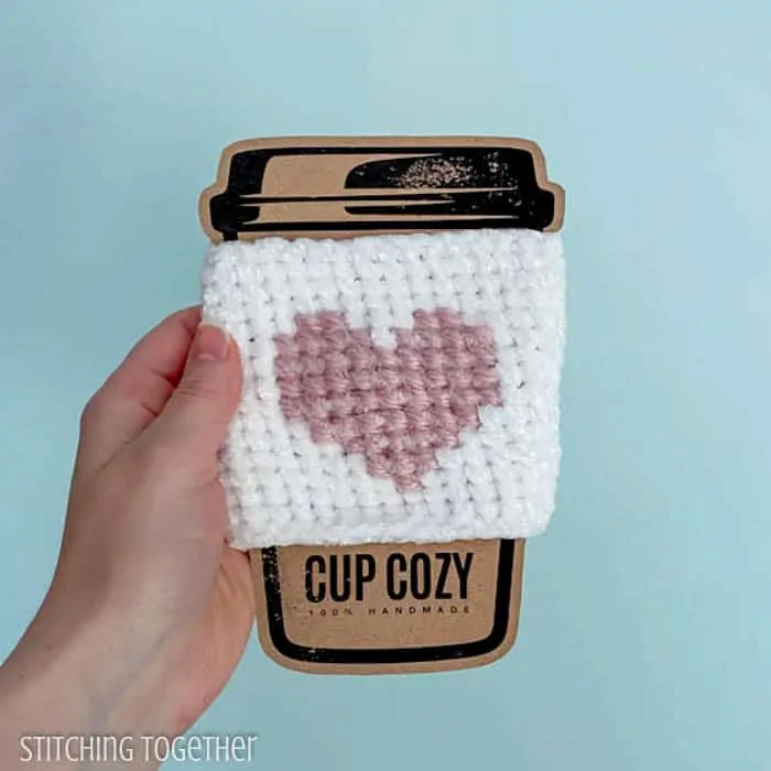 crochet to go cup cozy with pink heart