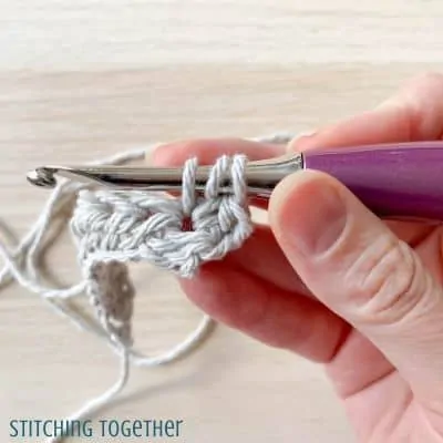 how to mhdc3tog showing step by step with hook and yarn