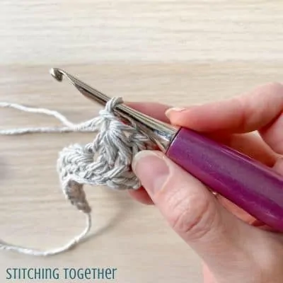 how to mhdc3tog showing step by step with hook and yarn