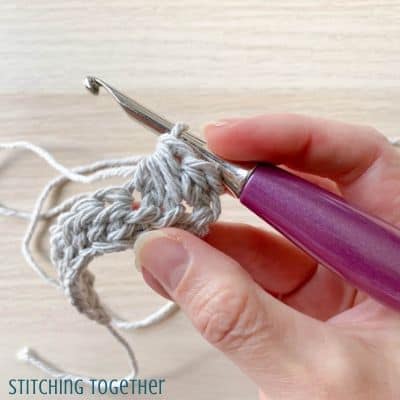 how to mhdc3tog showing step by step with hook and yarn