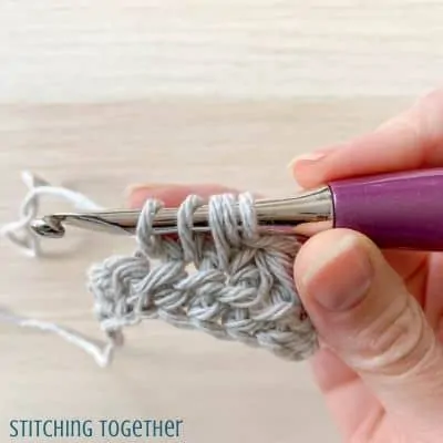 how to mhdc3tog showing step by step with hook and yarn