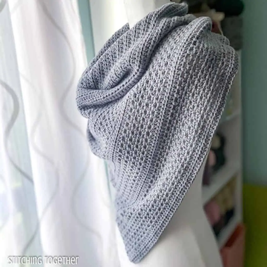 easy crochet triangle shawl on a mannequin