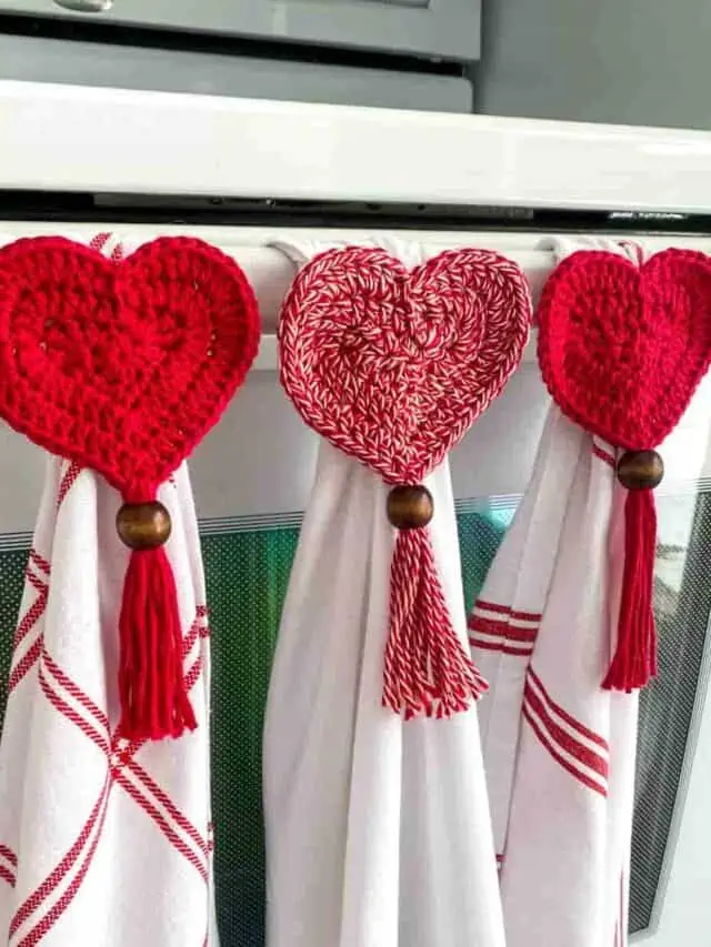 cropped-hearts-crochet-tea-towel-topper-pattern-1.jpg
