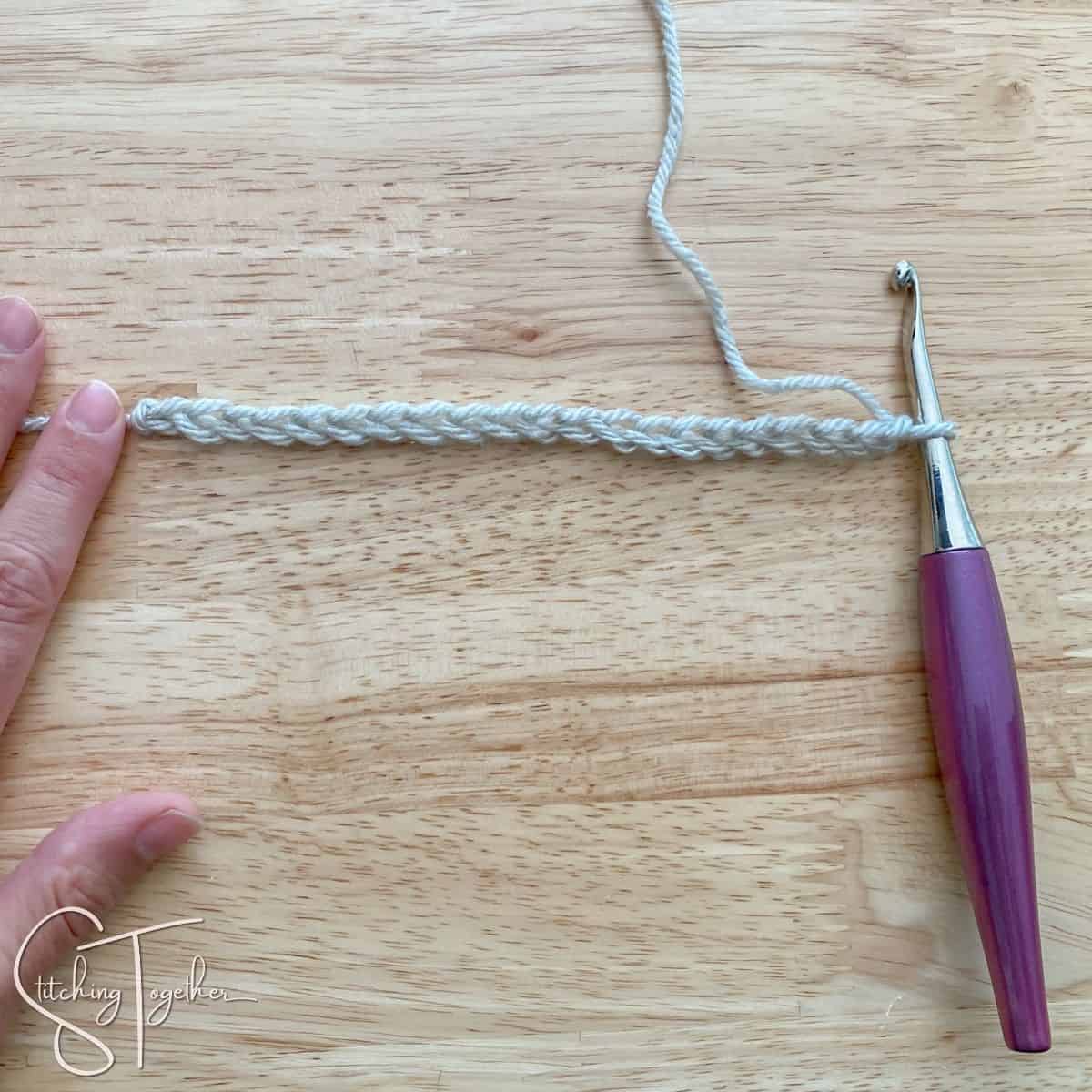 starting crochet chain and crochet hook