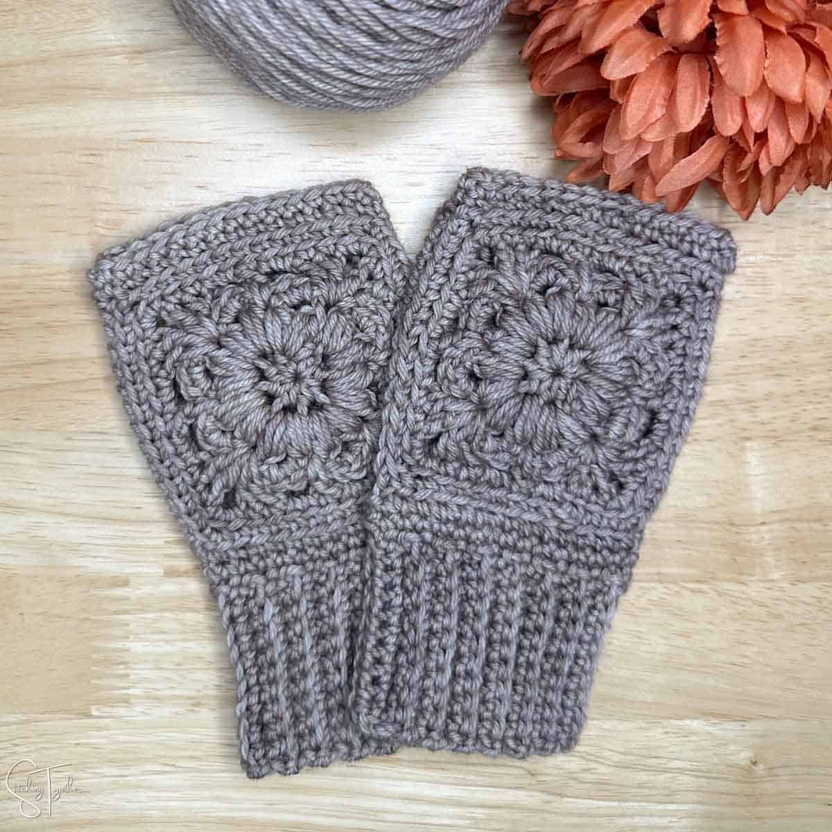 crochet hand warmers laying flat