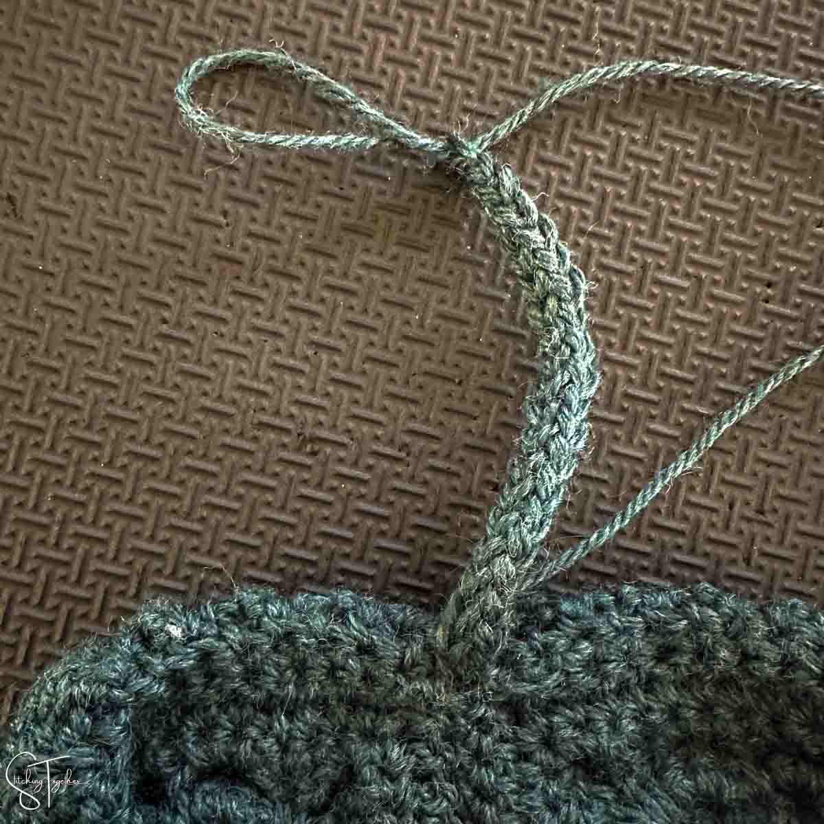 close up of crochet foundation single crochet