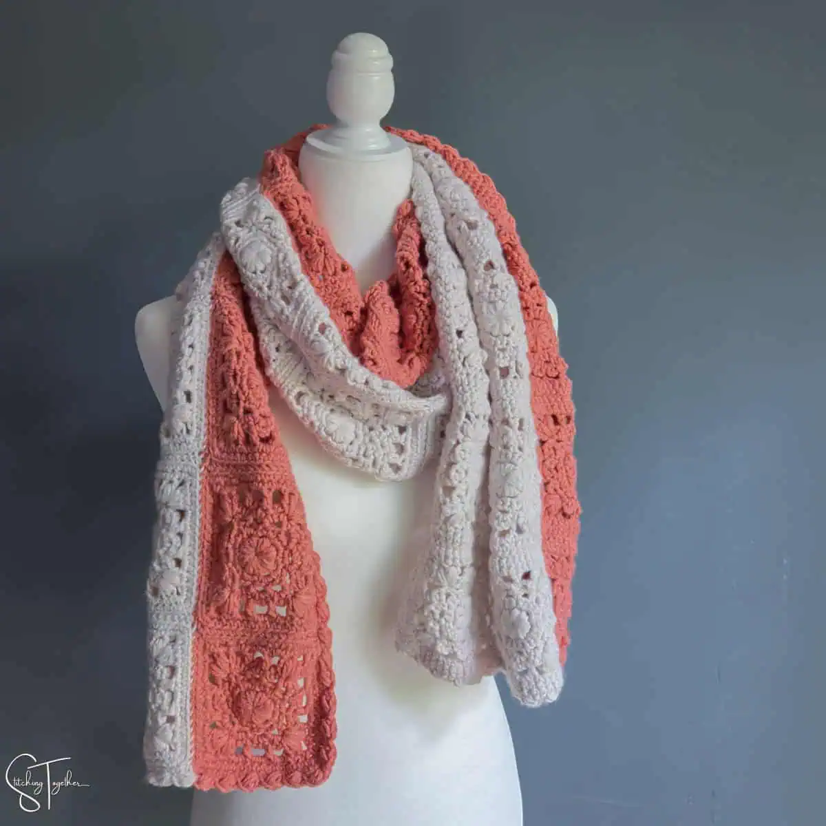 2 color crochet scarf on a mannequin