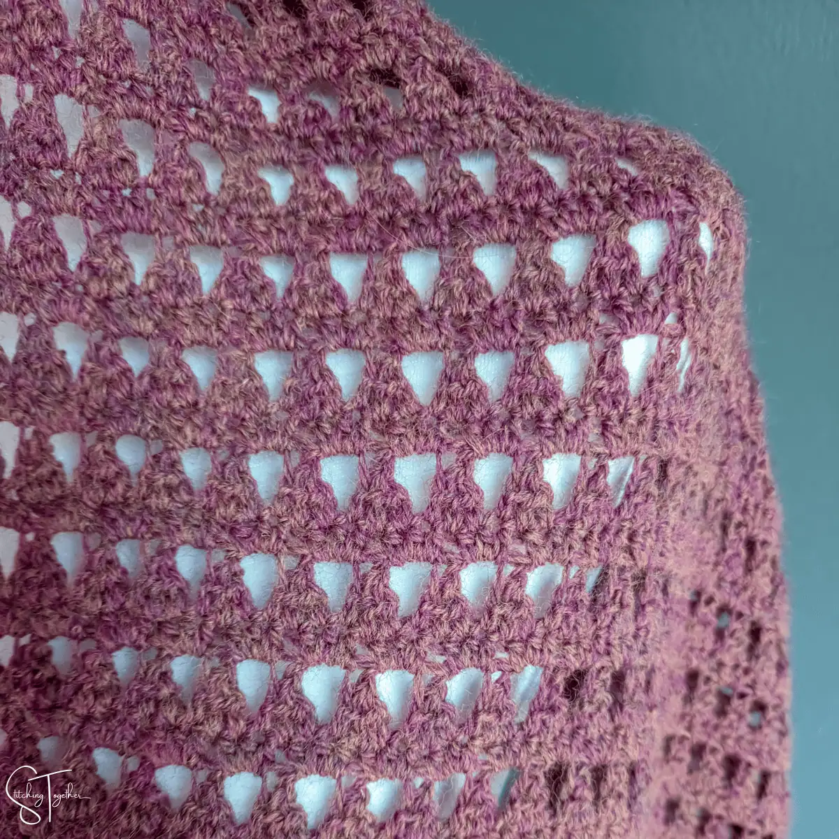 close up of triangle crochet stitches